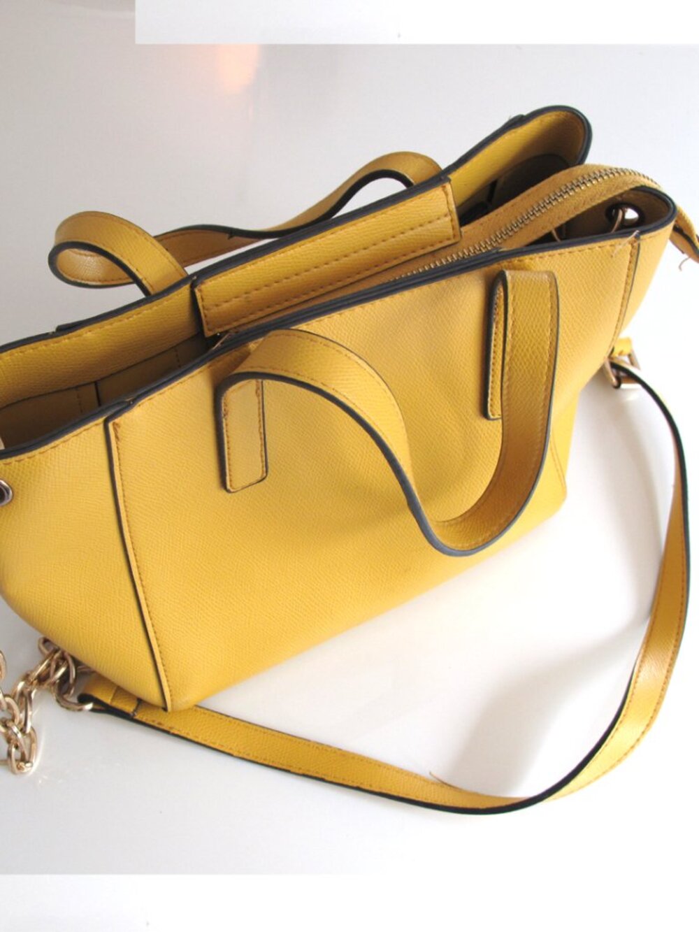 BAG Women's Crossbody & handbag YELLOW Gold chain strap TWO interior POCKETS